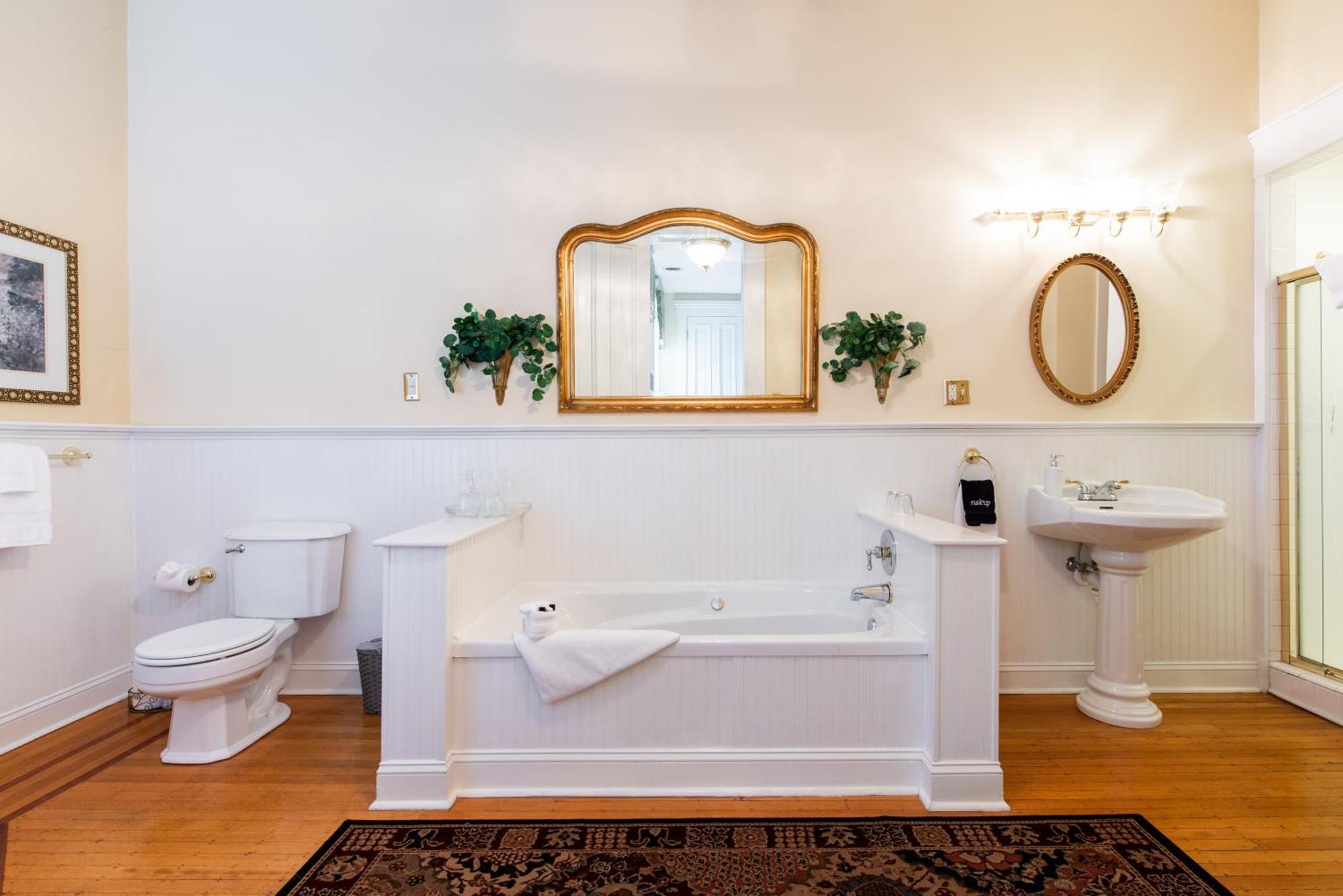 Dupont Mansion Bed & Breakfast Луисвилл Номер фото