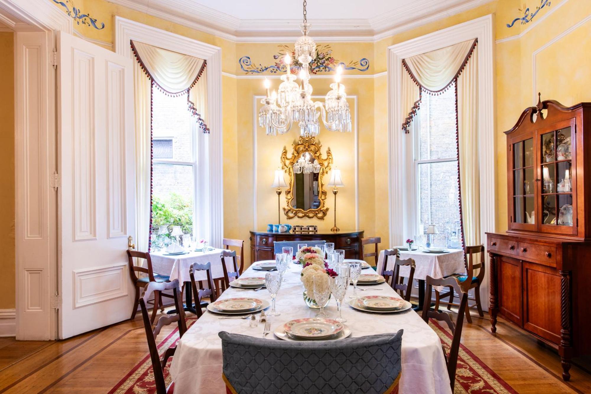 Dupont Mansion Bed & Breakfast Луисвилл Экстерьер фото