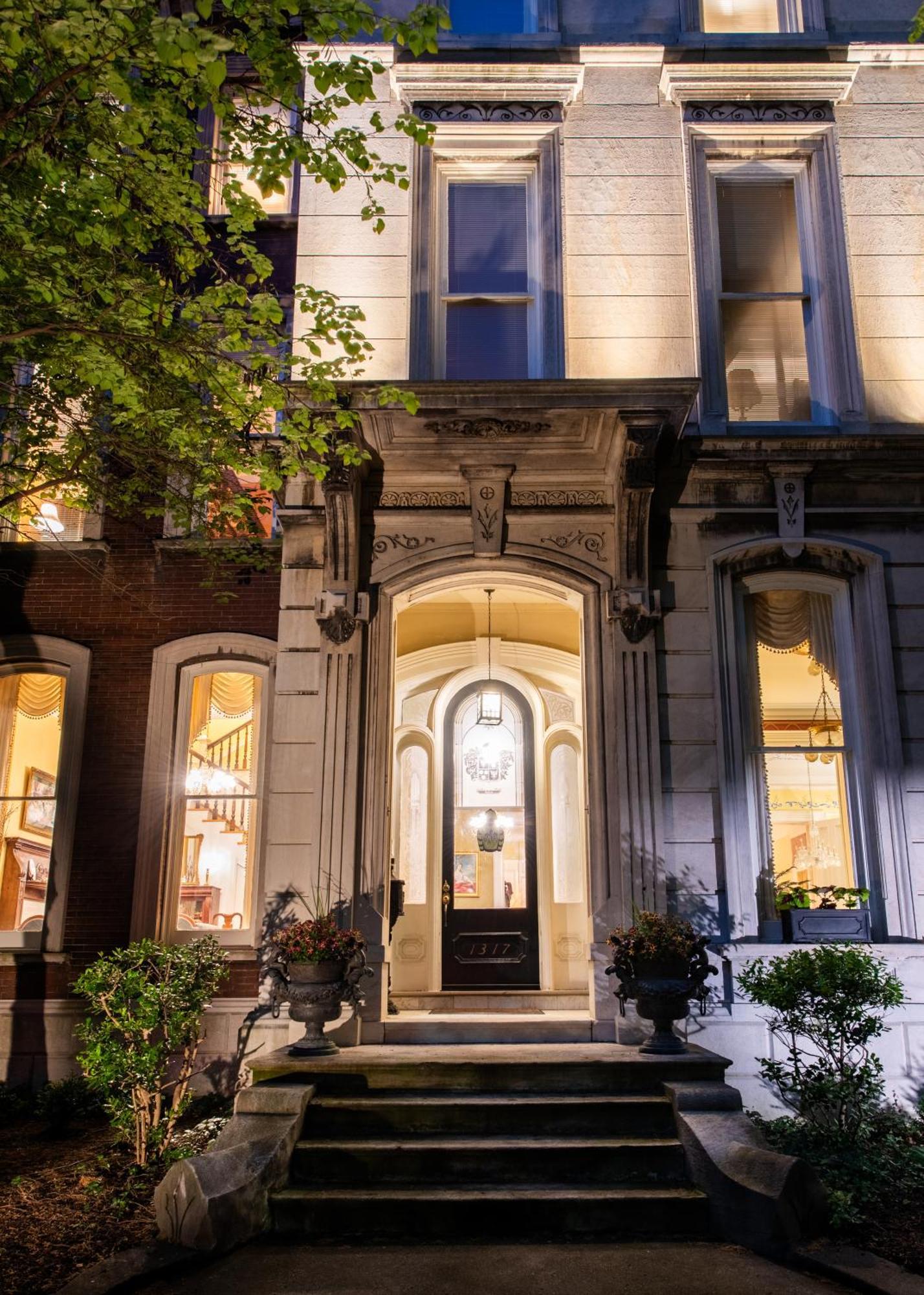 Dupont Mansion Bed & Breakfast Луисвилл Экстерьер фото